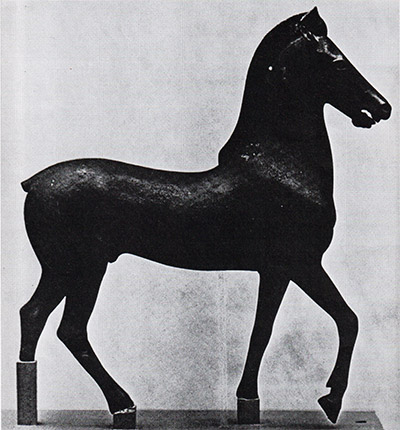 WU Mag 1973 bronze horse